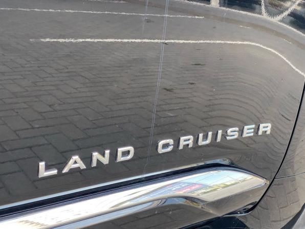 Toyota Land Cruiser 300 Series с пробегом 2023 года, цена 12 900 000 рублей, 704 км, внедорожник, Автокод Объявления