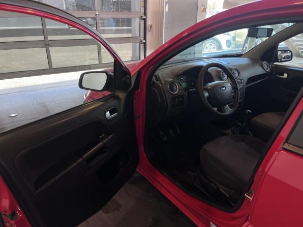 Ford Fusion I Рестайлинг с пробегом 2007 года, цена 260 000 рублей, 247333 км, хэтчбек, Автокод Объявления