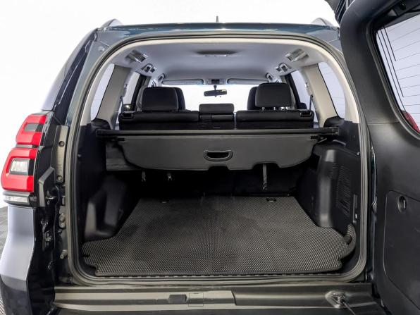 Toyota Land Cruiser Prado 150 Series Рестайлинг 2 с пробегом 2018 года, цена 4 655 000 рублей, 97640 км, внедорожник, Автокод Объявления