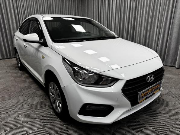 Hyundai Solaris II с пробегом 2019 года, цена 1 370 000 рублей, 84017 км, седан, Автокод Объявления