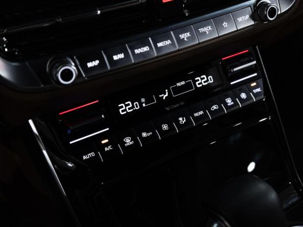 Kia Mohave I Рестайлинг 2 с пробегом 2022 года, цена 5 399 000 рублей, 47598 км, внедорожник, Автокод Объявления