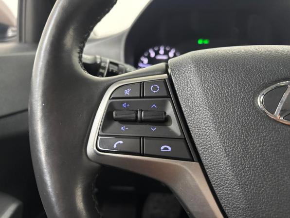 Hyundai Solaris II с пробегом 2018 года, цена 1 350 000 рублей, 63904 км, седан, Автокод Объявления