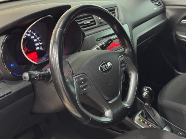 Kia Rio III Рестайлинг с пробегом 2016 года, цена 1 059 000 рублей, 142360 км, хэтчбек, Автокод Объявления