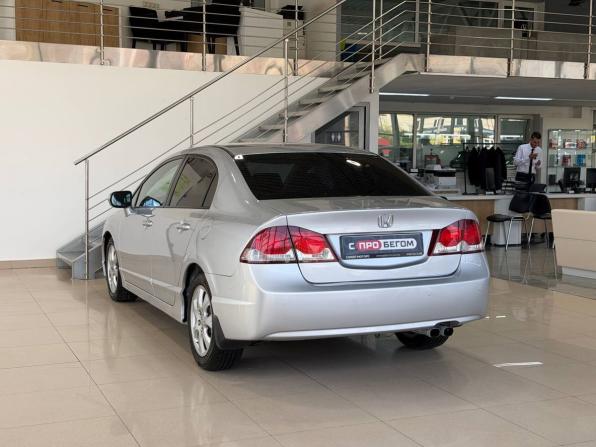 Honda Civic VIII Рестайлинг с пробегом 2010 года, цена 919 900 рублей, 230000 км, седан, Автокод Объявления