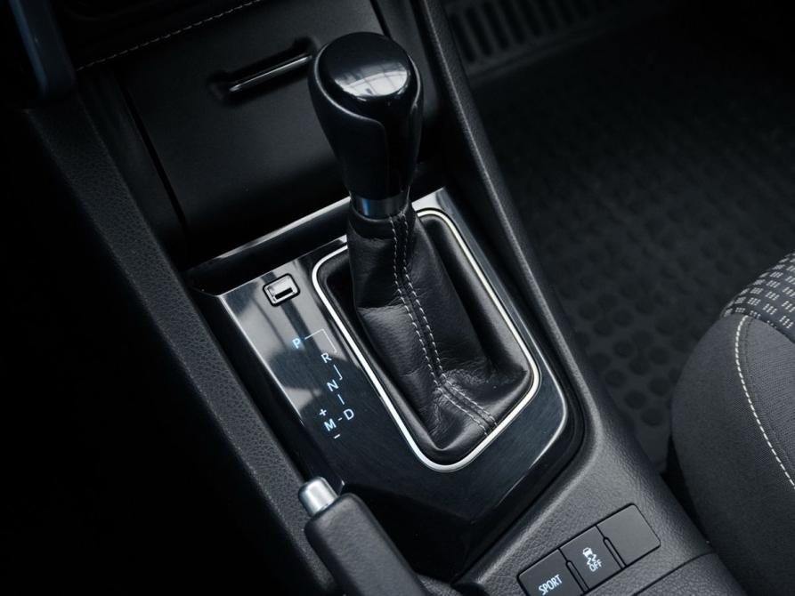 Toyota Corolla XI (E160 E170 E180) Рестайлинг 1 Ростов-на-Дону  - изображение 16