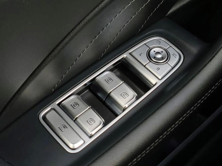 Hongqi H5 II Санкт-Петербург  - изображение 15