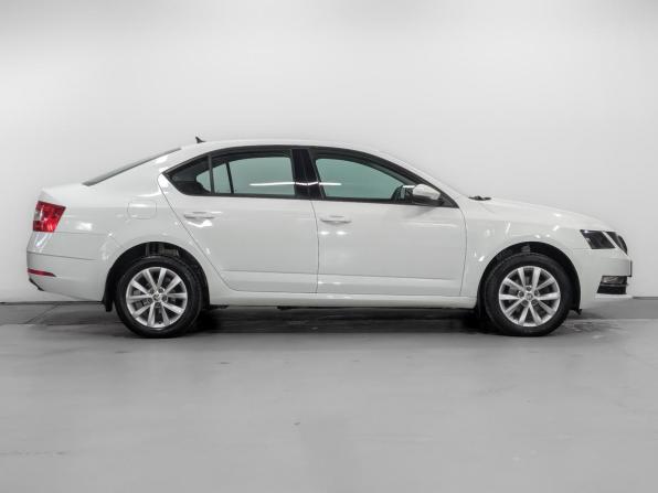Skoda Octavia III (A7) Рестайлинг с пробегом 2019 года, цена 1 785 000 рублей, 76921 км, лифтбек, Автокод Объявления