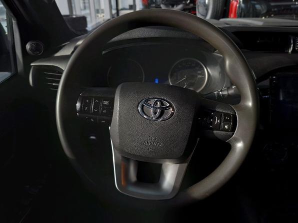 Toyota Hilux VIII с пробегом 2017 года, цена 2 742 000 рублей, 102619 км, offers.body_type.unknown, Автокод Объявления