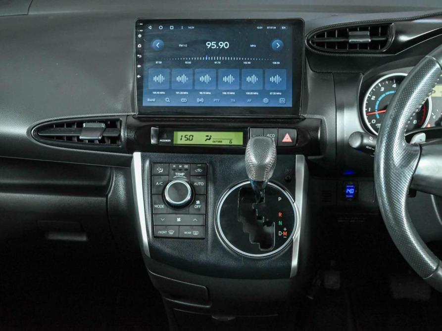 Toyota Wish II Екатеринбург  - изображение 14