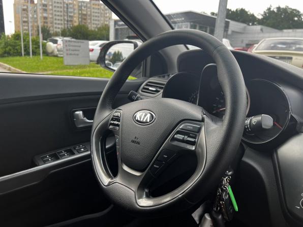 Kia Rio III Рестайлинг с пробегом 2016 года, цена 998 000 рублей, 110500 км, седан, Автокод Объявления