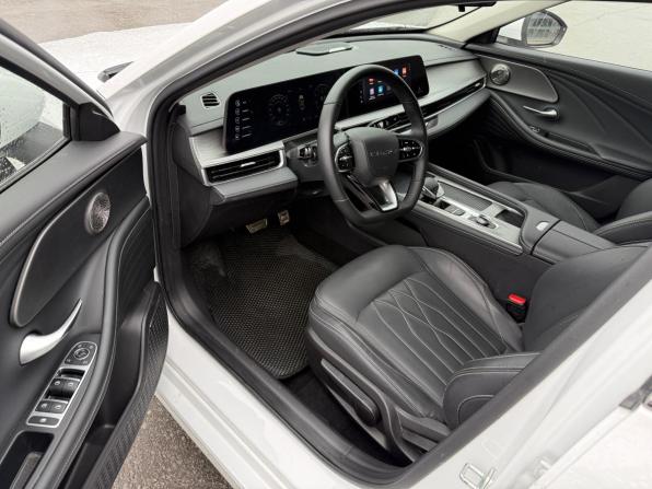 Chery Arrizo 8 с пробегом 2024 года, цена 2 193 000 рублей, 27000 км, седан, Автокод Объявления