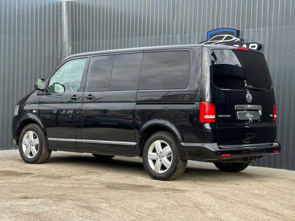 Volkswagen Multivan T5 Рестайлинг с пробегом 2011 года, цена 1 999 000 рублей, 293500 км, минивэн, Автокод Объявления