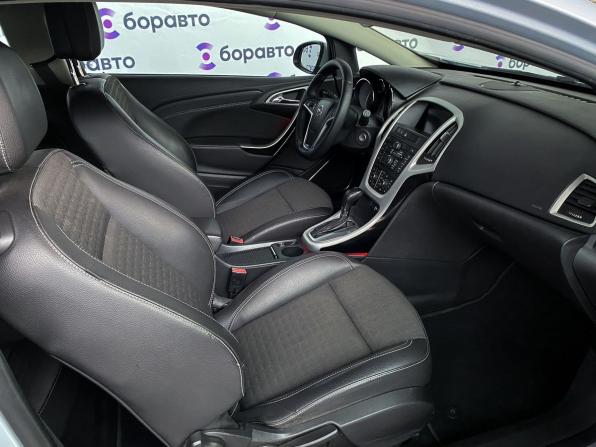 Opel Astra J Рестайлинг с пробегом 2012 года, цена 1 080 000 рублей, 143801 км, хэтчбек, Автокод Объявления