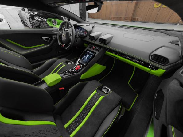 Lamborghini Huracán I Рестайлинг с пробегом 2024 года, цена 36 700 000 рублей, 477 км, купе, Автокод Объявления