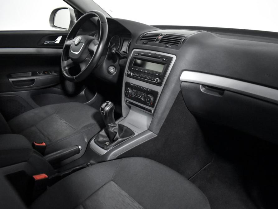 Skoda Octavia II (A5) Рестайлинг Санкт-Петербург  - изображение 14