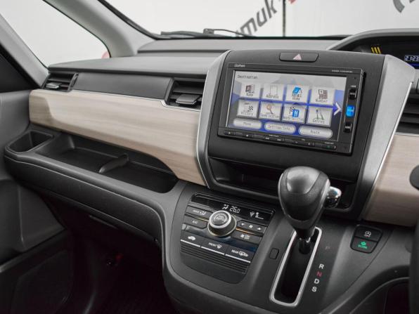 Honda Freed II с пробегом 2017 года, цена 1 495 000 рублей, 87648 км, компактвэн, Автокод Объявления