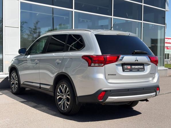 Mitsubishi Outlander III Рестайлинг 2 с пробегом 2015 года, цена 1 745 000 рублей, 110000 км, внедорожник, Автокод Объявления