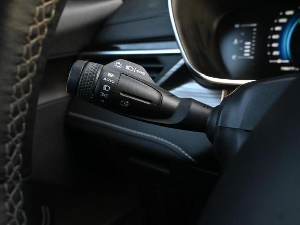 Geely Atlas Pro с пробегом 2022 года, цена 1 749 000 рублей, 78877 км, внедорожник, Автокод Объявления
