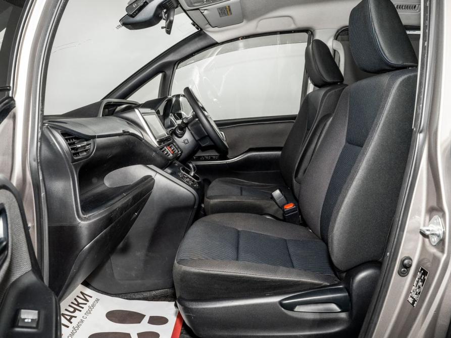Toyota Noah III (R80) Рестайлинг Иркутск  - изображение 6