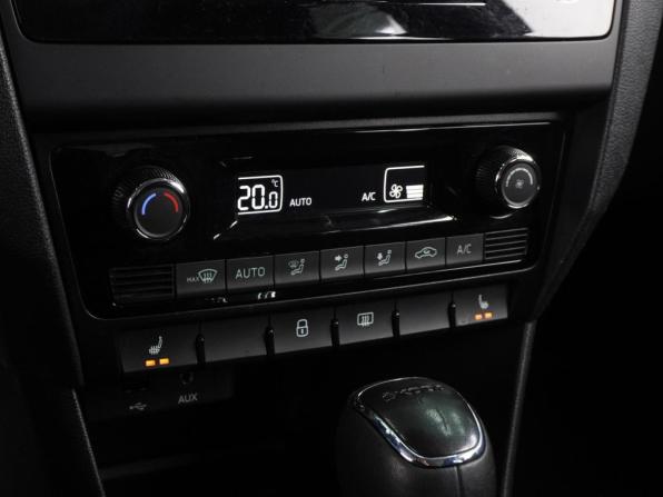 Skoda Rapid I с пробегом 2015 года, цена 1 299 000 рублей, 102279 км, лифтбек, Автокод Объявления