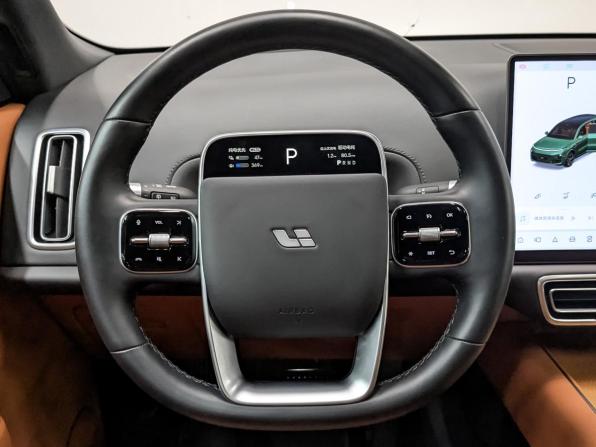 Li Auto (Lixiang) L9 I Рестайлинг с пробегом 2025 года, цена 8 500 000 рублей, 42091 км, внедорожник, Автокод Объявления