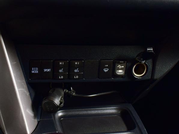 Toyota RAV4 IV (XA40) Рестайлинг с пробегом 2016 года, цена 2 399 995 рублей, 166860 км, внедорожник, Автокод Объявления