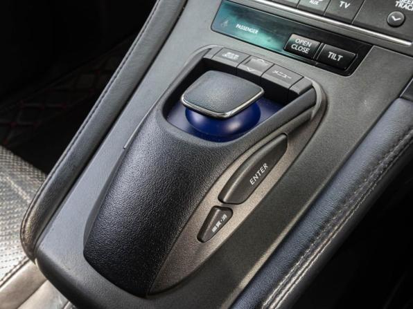 Lexus HS I с пробегом 2010 года, цена 1 790 000 рублей, 266610 км, седан, Автокод Объявления