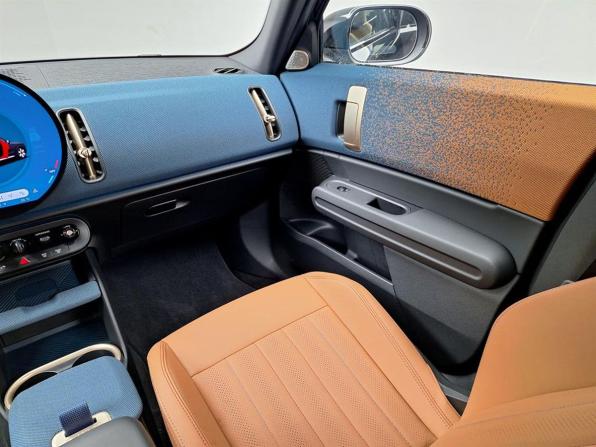 Mini Countryman III с пробегом 2024 года, цена 5 930 000 рублей, 5598 км, внедорожник, Автокод Объявления
