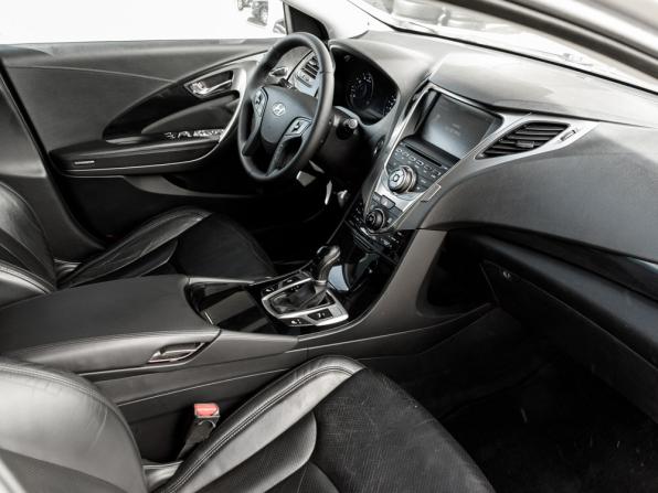 Hyundai Grandeur V с пробегом 2012 года, цена 1 315 000 рублей, 176948 км, седан, Автокод Объявления