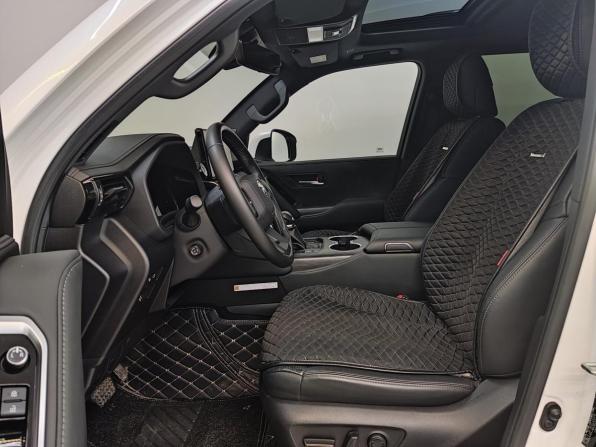 Toyota Land Cruiser 300 Series с пробегом 2021 года, цена 9 950 000 рублей, 28718 км, внедорожник, Автокод Объявления