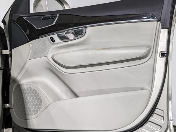 Volvo XC90 II с пробегом 2017 года, цена 3 550 000 рублей, 129857 км, внедорожник, Автокод Объявления