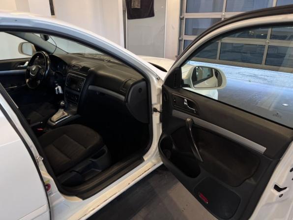 Skoda Octavia II (A5) Рестайлинг с пробегом 2011 года, цена 658 000 рублей, 233478 км, лифтбек, Автокод Объявления