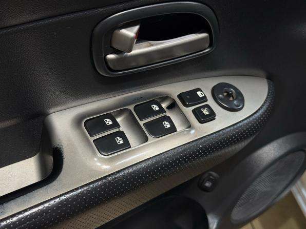 Kia Carens II (UN) с пробегом 2010 года, цена 769 900 рублей, 216000 км, компактвэн, Автокод Объявления