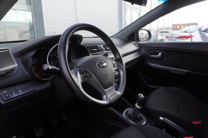 Kia Rio III Рестайлинг с пробегом 2015 года, цена 910 000 рублей, 170871 км, седан, Автокод Объявления