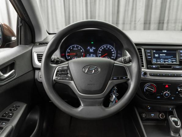 Hyundai Solaris II Рестайлинг с пробегом 2021 года, цена 1 390 000 рублей, 175641 км, седан, Автокод Объявления