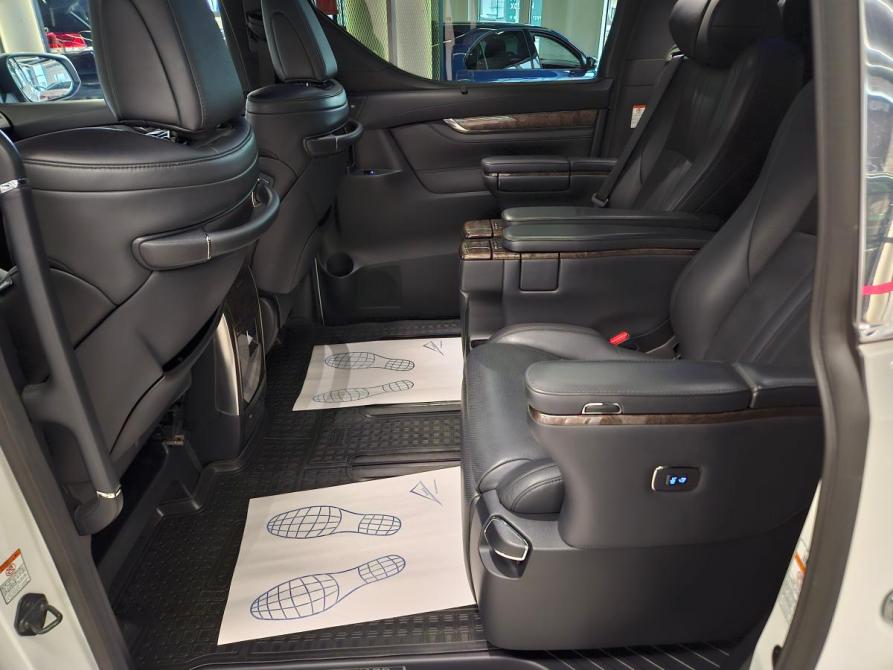 Toyota Alphard III Рестайлинг Краснодар  - изображение 12