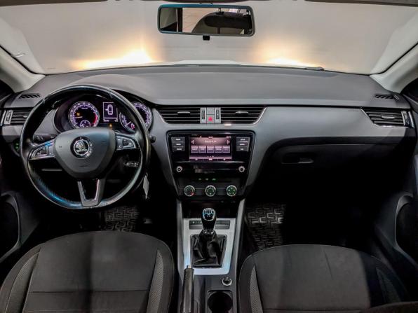 Skoda Octavia III (A7) Рестайлинг с пробегом 2017 года, цена 1 415 000 рублей, 206189 км, универсал, Автокод Объявления