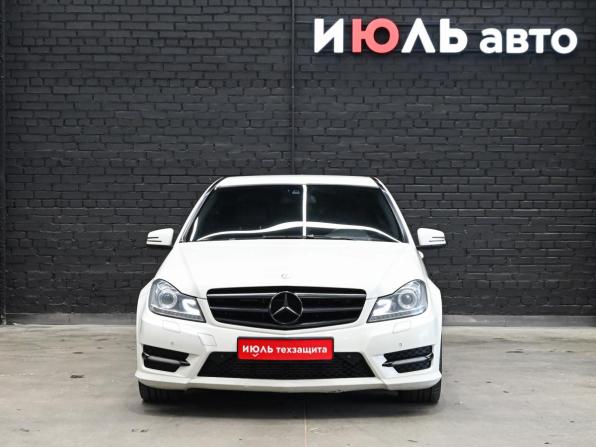 Mercedes-Benz C-Класс III (W204) Рестайлинг с пробегом 2011 года, цена 1 300 000 рублей, 267078 км, седан, Автокод Объявления