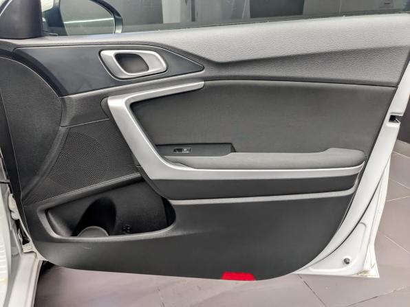 Kia Ceed III с пробегом 2018 года, цена 1 850 000 рублей, 34524 км, хэтчбек, Автокод Объявления