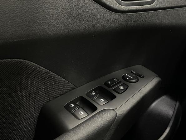 Hyundai Solaris II с пробегом 2017 года, цена 1 125 000 рублей, 144743 км, седан, Автокод Объявления
