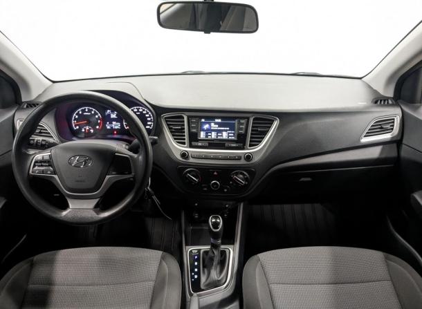 Hyundai Solaris II Рестайлинг с пробегом 2020 года, цена 1 575 000 рублей, 51620 км, седан, Автокод Объявления