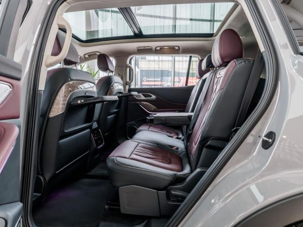 Hongqi HS7 II с пробегом 2025 года, цена 5 590 000 рублей, 4 км, внедорожник, Автокод Объявления