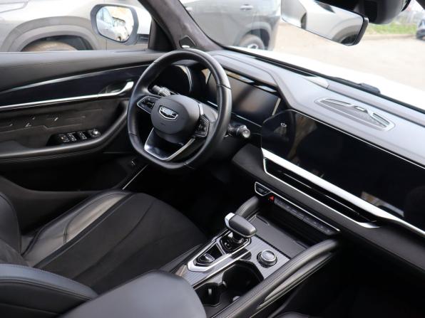 Geely Monjaro I с пробегом 2024 года, цена 3 365 000 рублей, 31531 км, внедорожник, Автокод Объявления