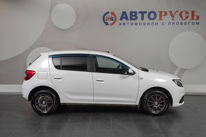Renault Sandero II с пробегом 2017 года, цена 747 000 рублей, 84000 км, хэтчбек, Автокод Объявления