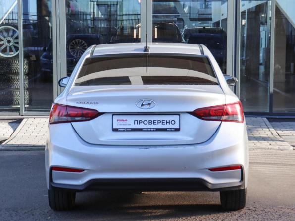 Hyundai Solaris II с пробегом 2019 года, цена 979 000 рублей, 176746 км, седан, Автокод Объявления
