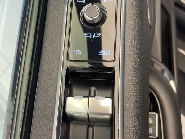 Land Rover Range Rover IV Рестайлинг с пробегом 2021 года, цена 11 600 000 рублей, 27700 км, внедорожник, Автокод Объявления
