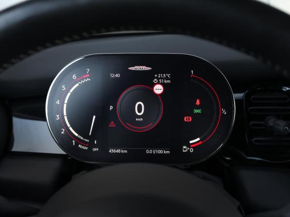 Mini Hatch III (F55/F56) Рестайлинг 2 с пробегом 2021 года, цена 4 198 000 рублей, 43579 км, хэтчбек, Автокод Объявления