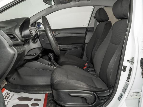Hyundai Solaris II с пробегом 2018 года, цена 1 180 000 рублей, 99608 км, седан, Автокод Объявления