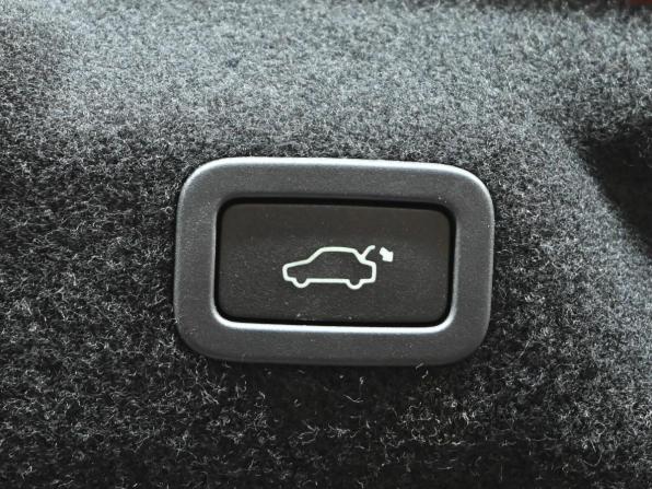 Jaguar XE I с пробегом 2017 года, цена 1 900 000 рублей, 123422 км, седан, Автокод Объявления