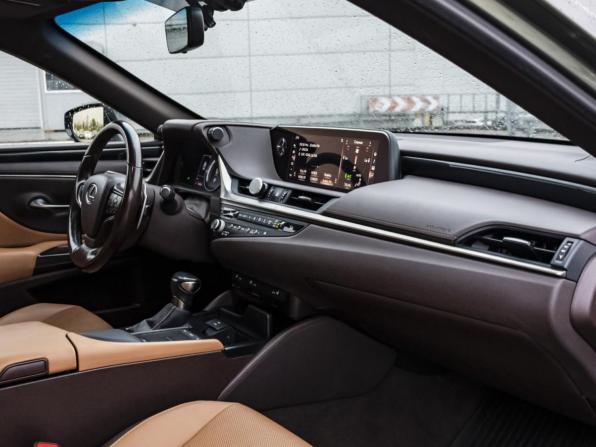 Lexus ES VII Рестайлинг с пробегом 2021 года, цена 4 398 000 рублей, 80399 км, седан, Автокод Объявления